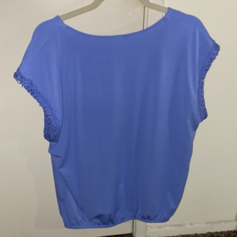 Express Top - Picture 2 of 4